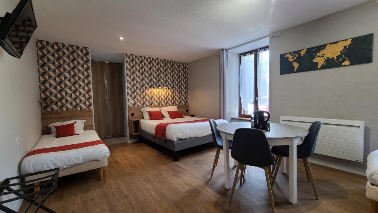 Logis Hotel Auberge De L'Allagnonette Saint-Poncy Exterior foto